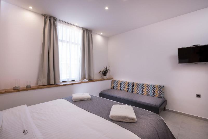 Central City Hotel Chania  Bagian luar foto