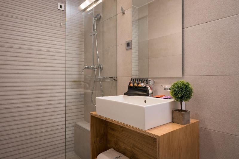 Central City Hotel Chania  Bagian luar foto